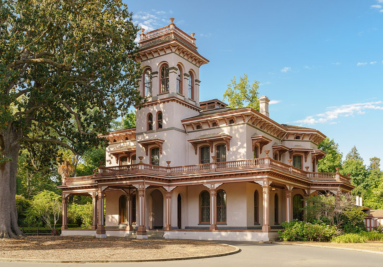 Bidwell Mansion at the beginning of the project.